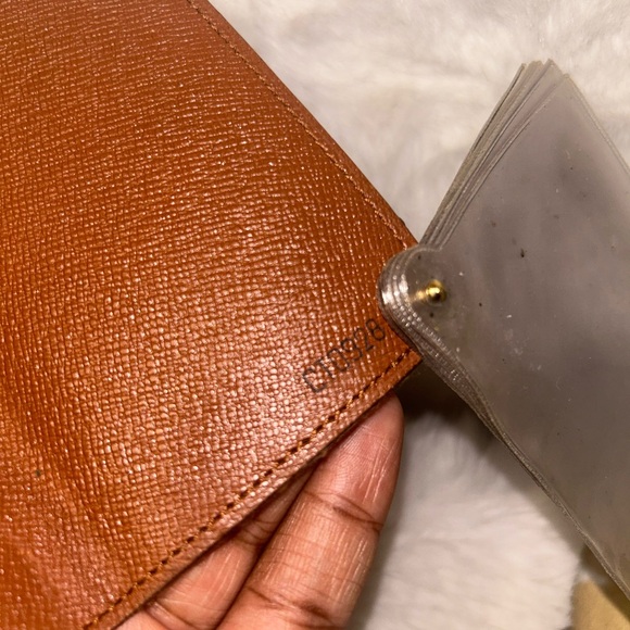 Louis Vuitton Photo OR Card Holder - Picture 6 of 9